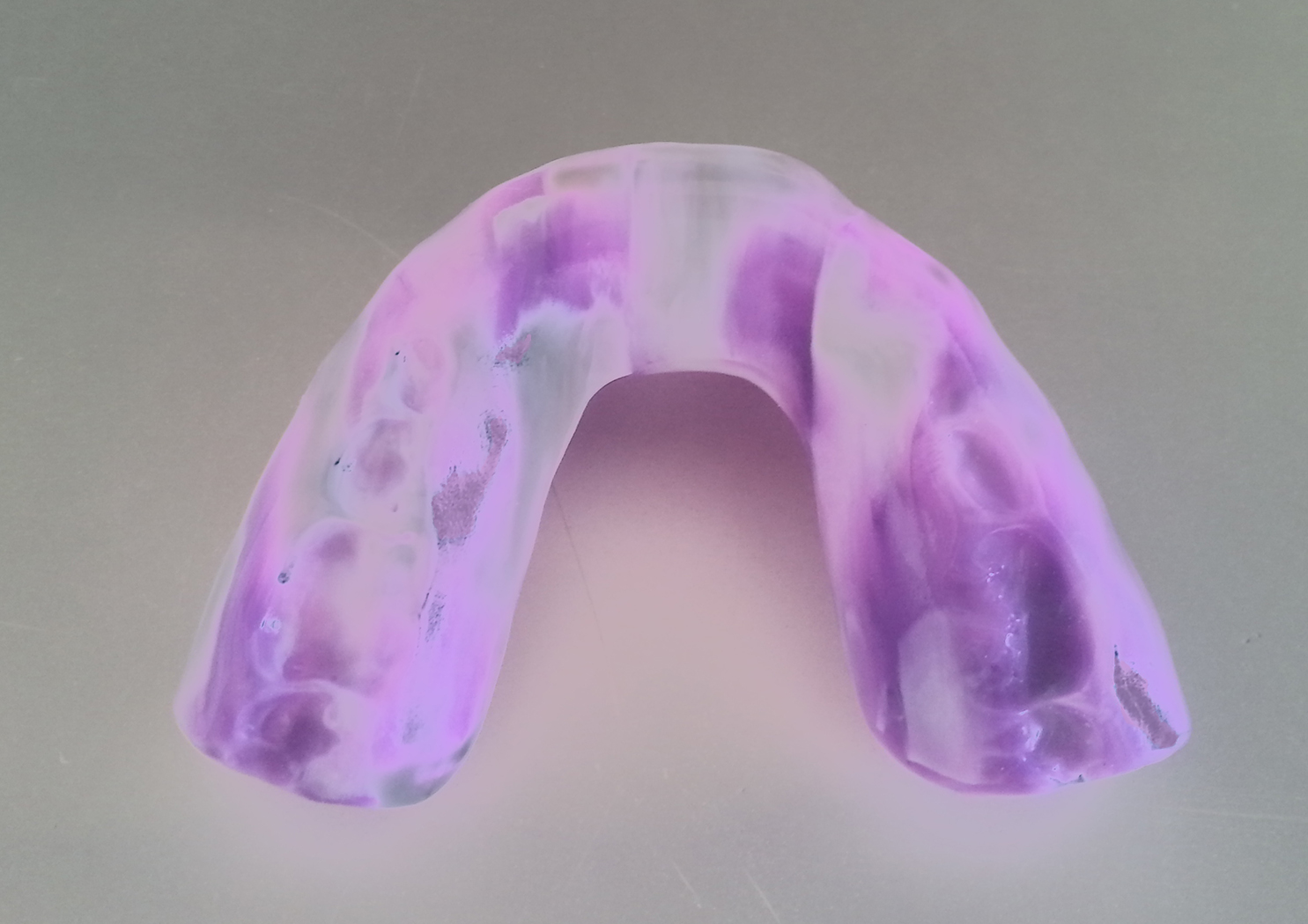 Protector dentadura color marmol